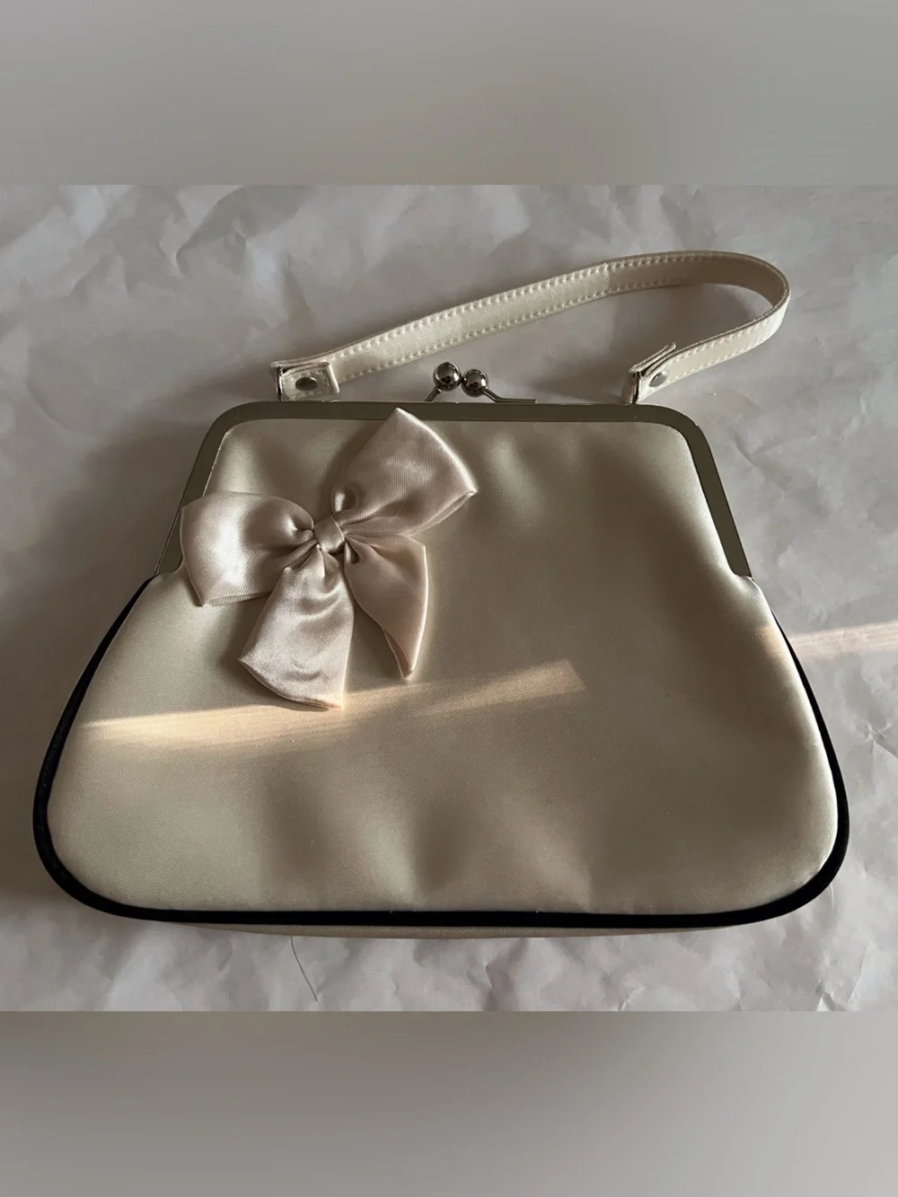 Vintage Elegant Cream Satin Bow Wristlet - Women Bags